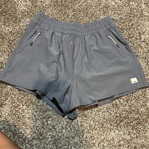 Vuori Dash 2.0 short. Size small